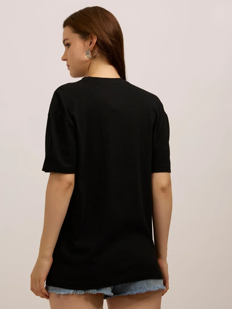 أوجيدر تيشيرت أسود كبير بطبعة جرافيك